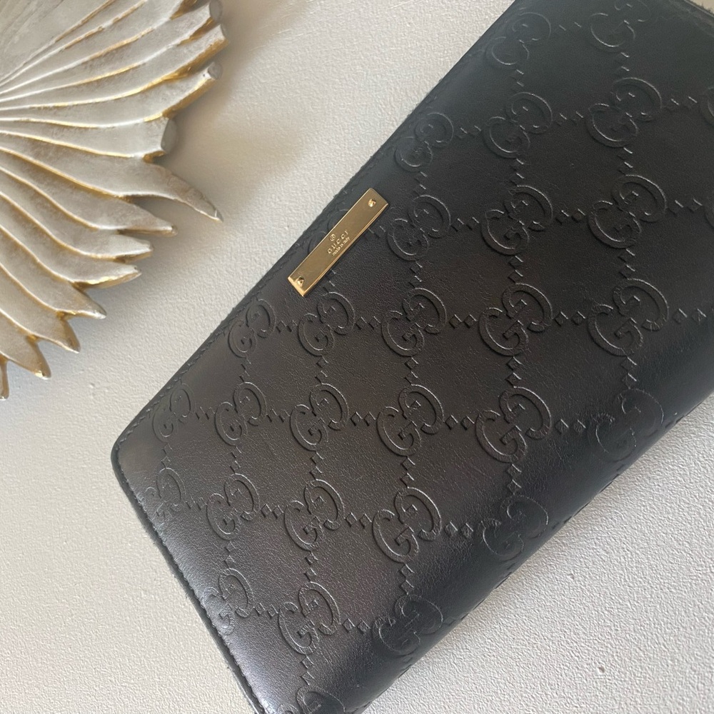 GUCCI black embossed wallet gold zipper